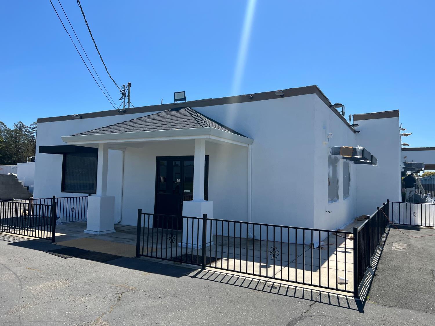 6880 West Ln, Stockton, CA à vendre Photo du bâtiment- Image 1 de 8