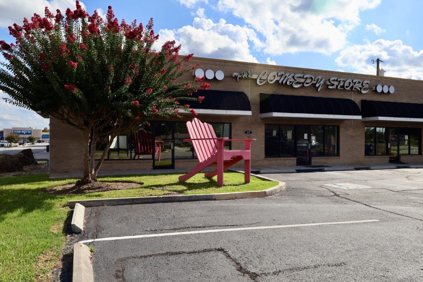 217 Eisenhower Dr, Savannah, GA for lease Primary Photo- Image 1 of 6