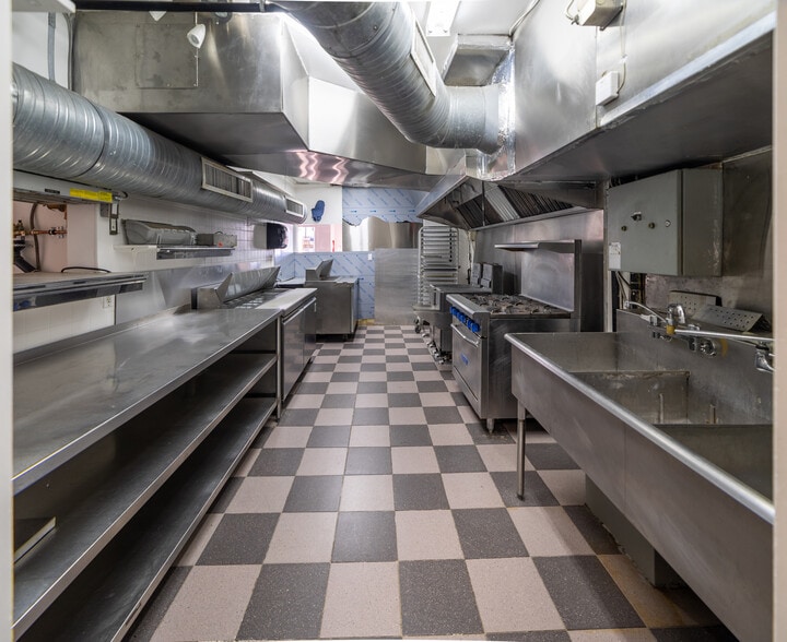 15475 Marine Dr, White Rock, BC à louer - Photo du bâtiment - Image 3 de 20