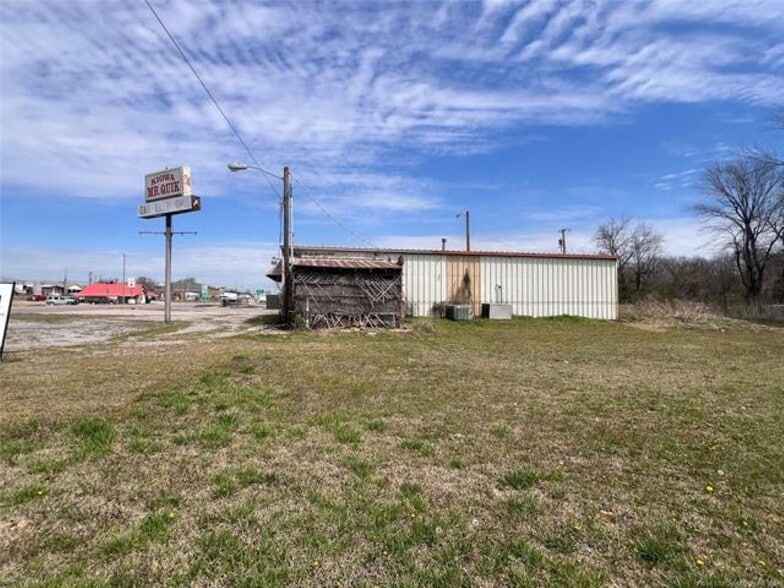 909 S Garfield Ave, Kiowa, OK for sale - Building Photo - Image 3 of 32