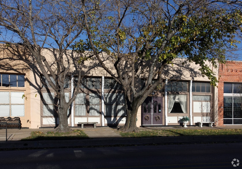 208 S Bois D Arc St, Forney, TX for lease - Building Photo - Image 2 of 23