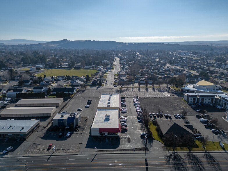 7201 W Clearwater Ave, Kennewick, WA à vendre - Photo du bâtiment - Image 3 de 10
