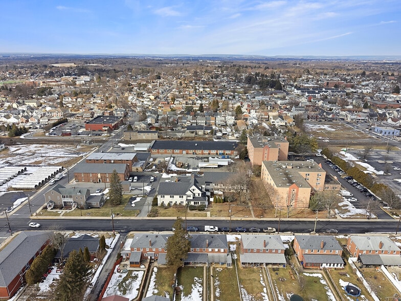 659 Broad St, Emmaus, PA for sale - Building Photo - Image 2 of 22