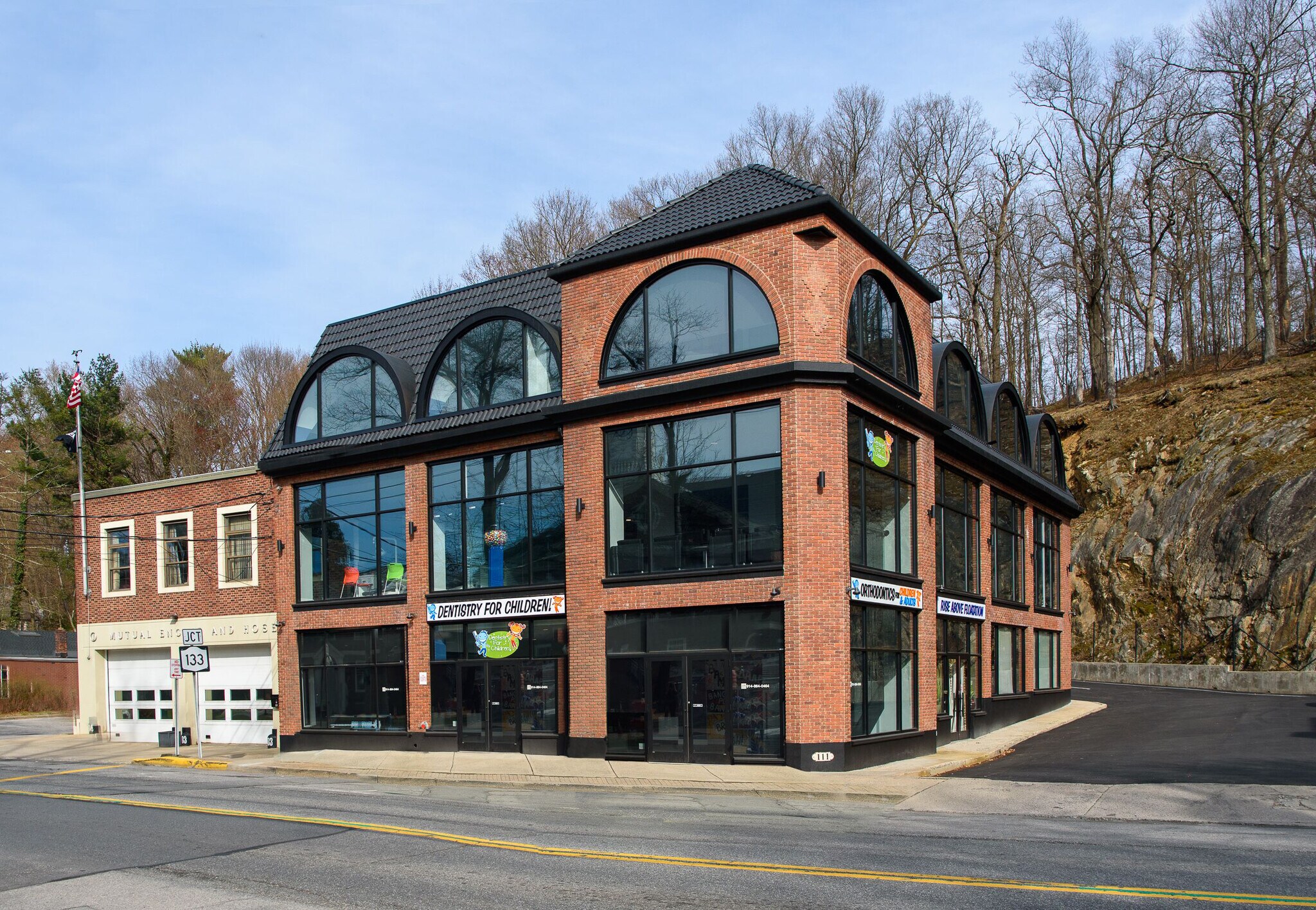 111 E Main St, Mount Kisco, NY à vendre Photo principale- Image 1 de 28