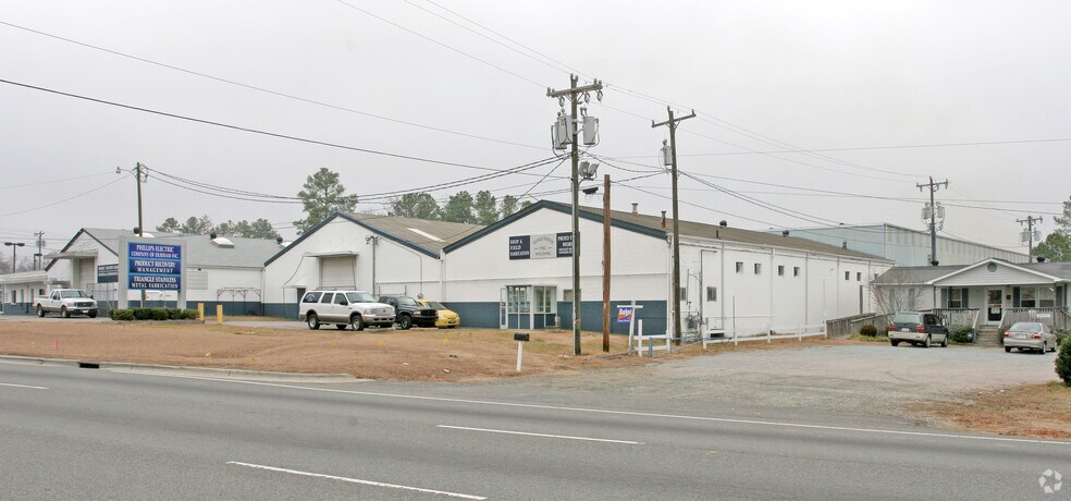 1705 Highway 70 W, Durham, NC à vendre - Photo du bâtiment - Image 3 de 4