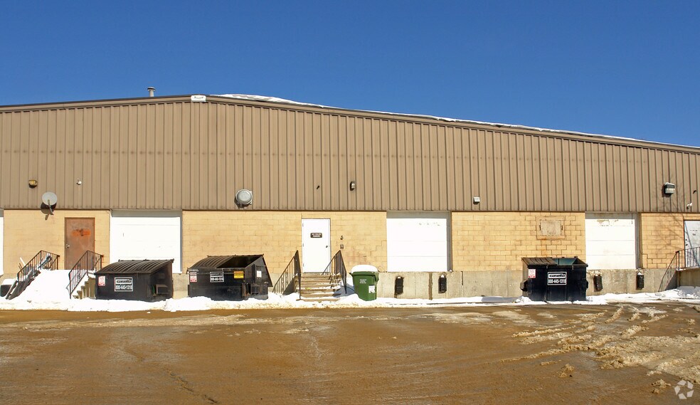 11 Industrial Way, Salem, NH à vendre - Photo du bâtiment - Image 3 de 3