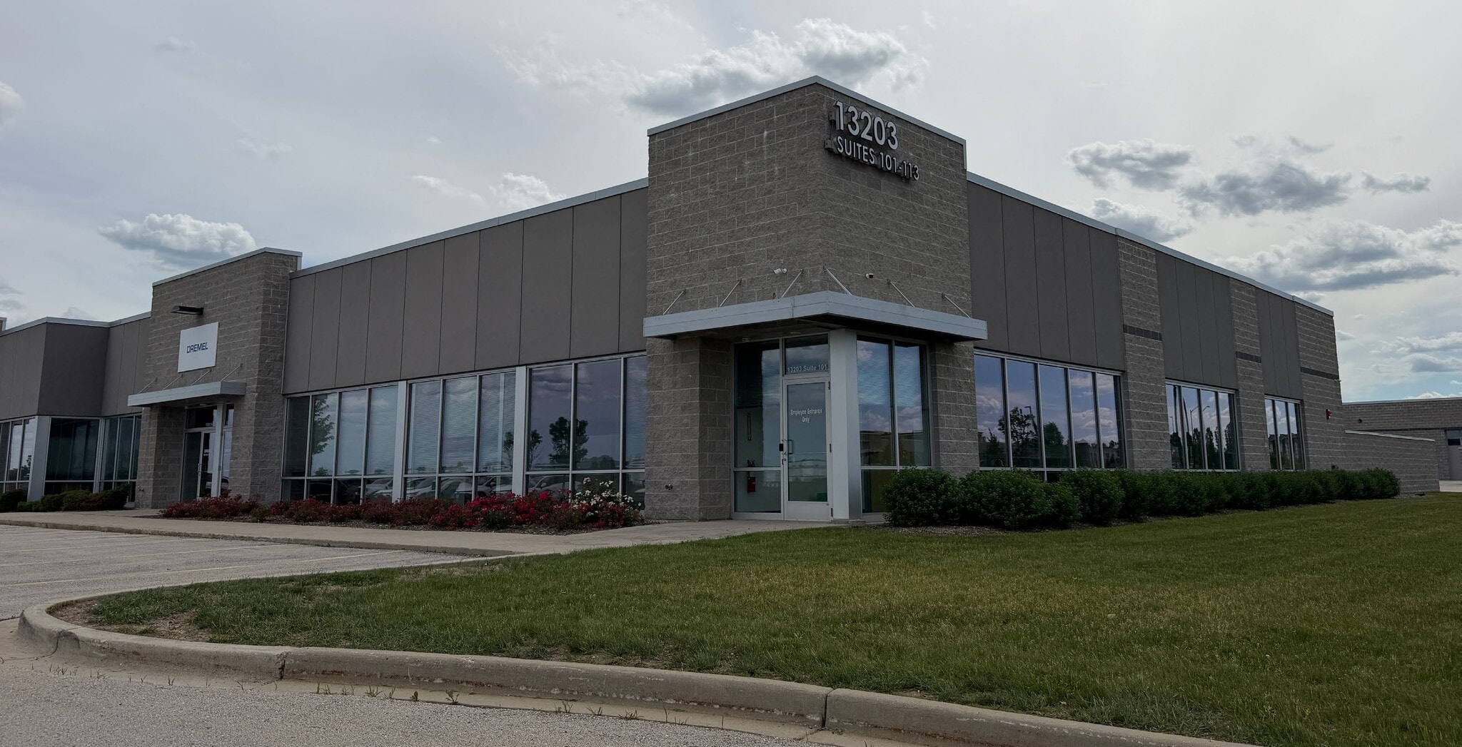 13203 Globe Dr, Mount Pleasant, WI for lease Building Photo- Image 1 of 6