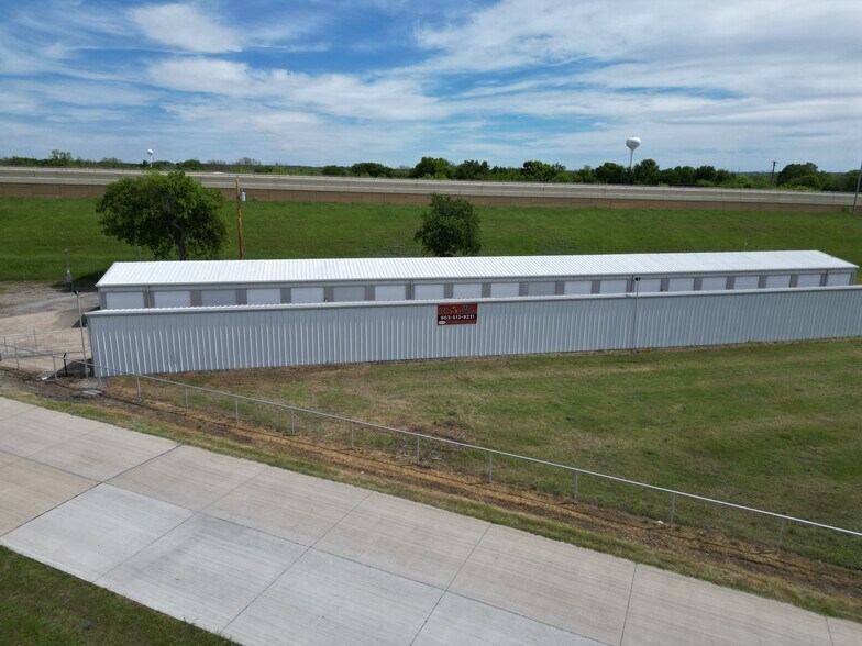 208 Moore Ln, Lavon, TX à vendre - Photo du bâtiment - Image 2 de 15