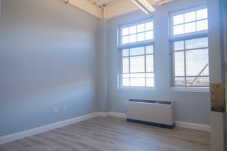 3 W Main St, Irvington, NY à louer Photo intérieure- Image 1 de 2