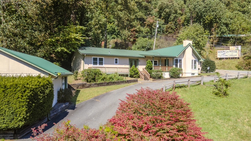 8356 Sylva Rd, Franklin, NC for sale - Building Photo - Image 2 of 60