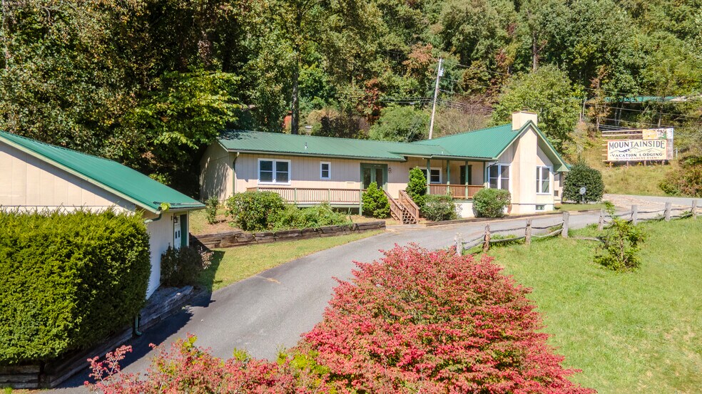 8356 Sylva Rd, Franklin, NC à vendre - Photo du bâtiment - Image 2 de 60