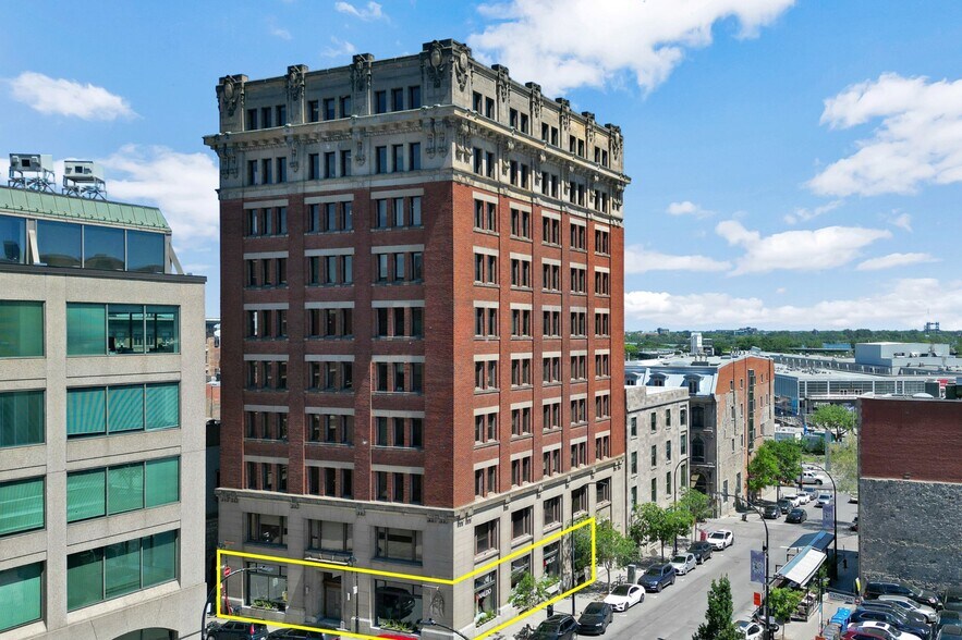 2 Rue Le Royer E, Montréal, QC for lease - Building Photo - Image 2 of 16