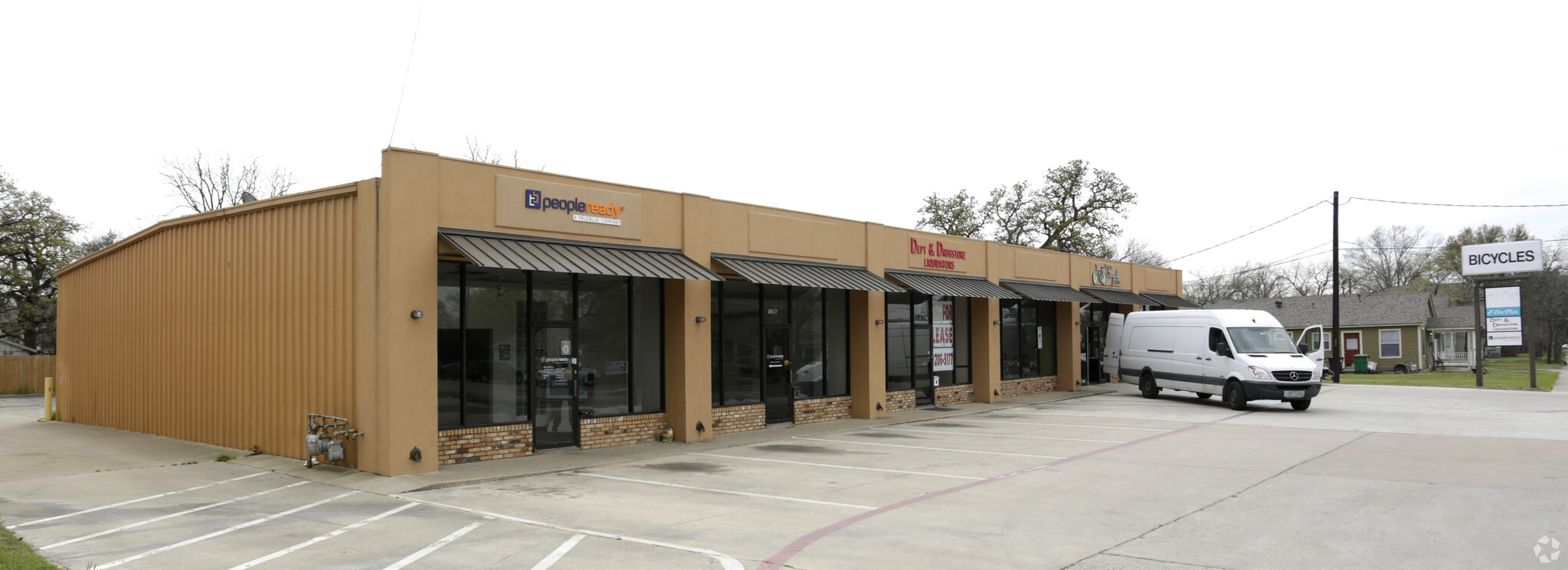 1700-1708 N Elm St, Denton, TX for sale Building Photo- Image 1 of 1