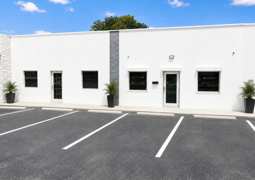 6851 Bird Rd, Miami, FL à louer - Photo du bâtiment - Image 1 de 22