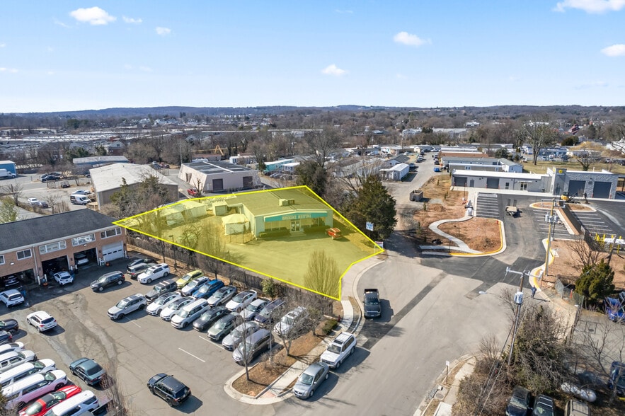 309 Parker Ct SE, Leesburg, VA for lease - Building Photo - Image 3 of 23