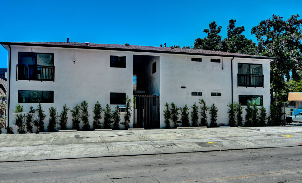 6666 Yucca St, Los Angeles, CA à vendre - Photo du bâtiment - Image 1 de 1