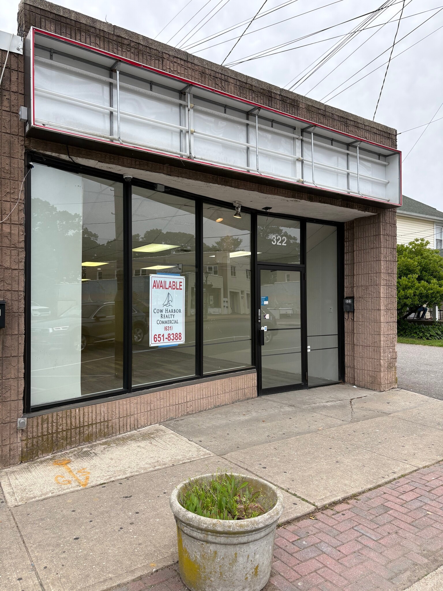322-328 Larkfield Rd, East Northport, NY for lease Building Photo- Image 1 of 4