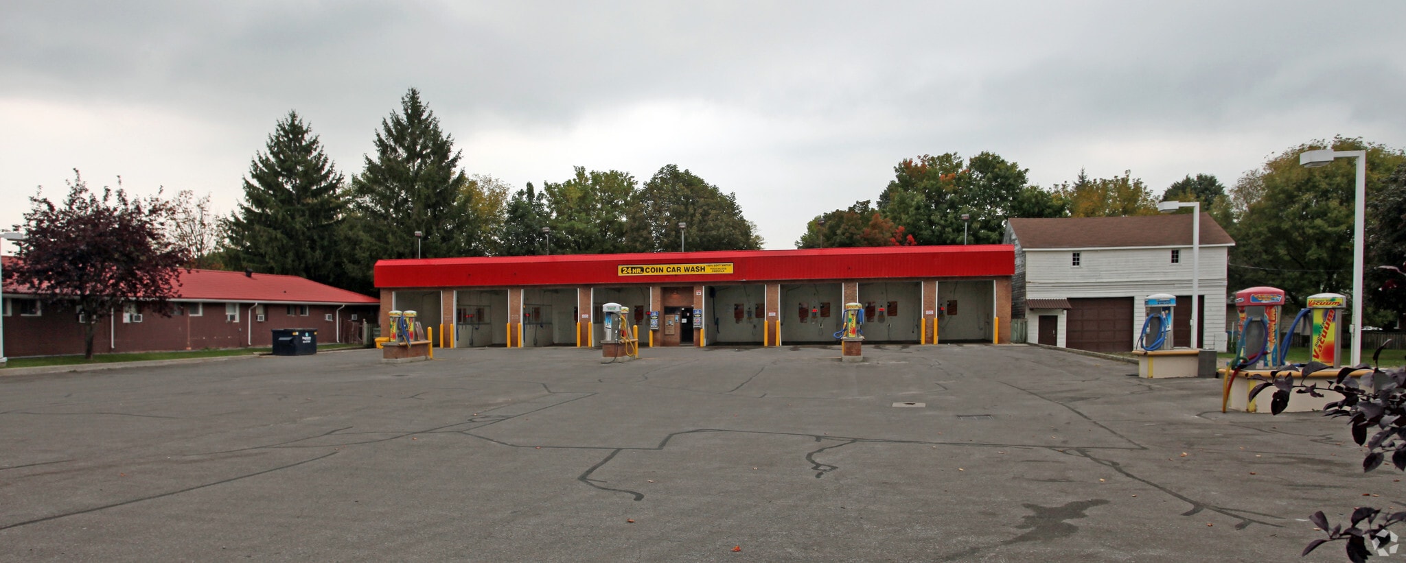 847 Dundas St W, Whitby, ON for sale Primary Photo- Image 1 of 1