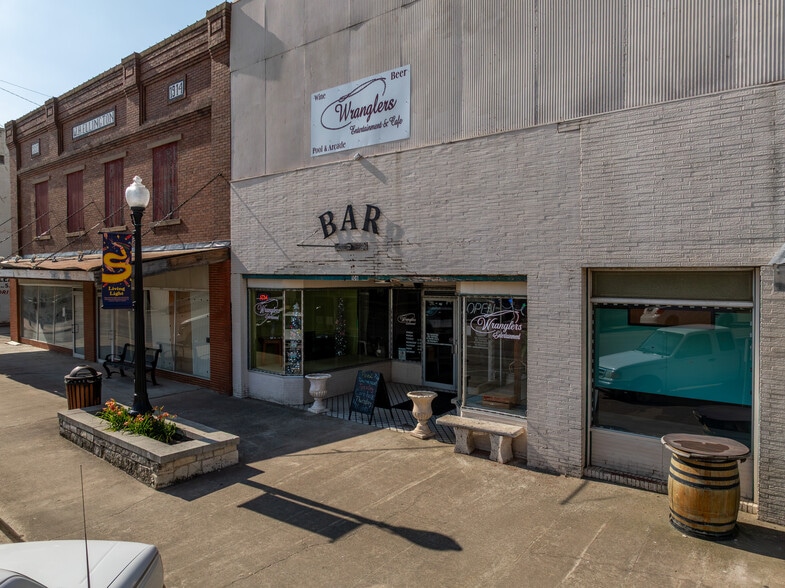 106 E Elm St, Hillsboro, TX for sale - Building Photo - Image 2 of 38