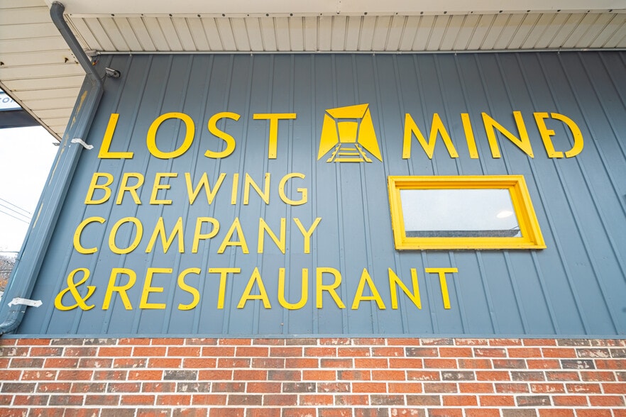 100 S Market St, Shamokin, PA à vendre - Photo du bâtiment - Image 3 de 3