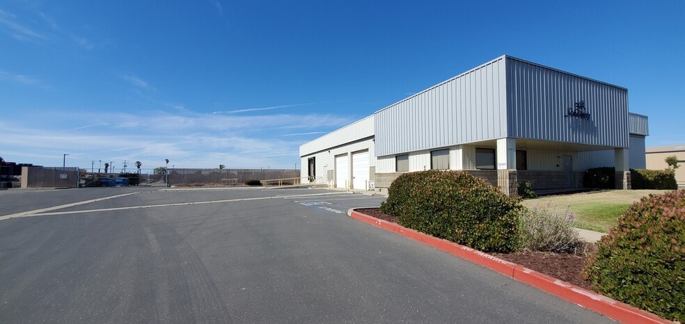 2337 Thompson Way, Santa Maria, CA for lease - Primary Photo - Image 1 of 8