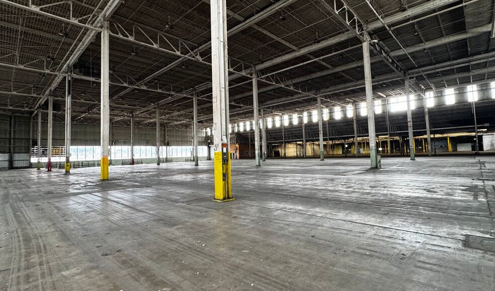 229 Factory St, La Porte, IN à louer - Photo du bâtiment - Image 2 de 13