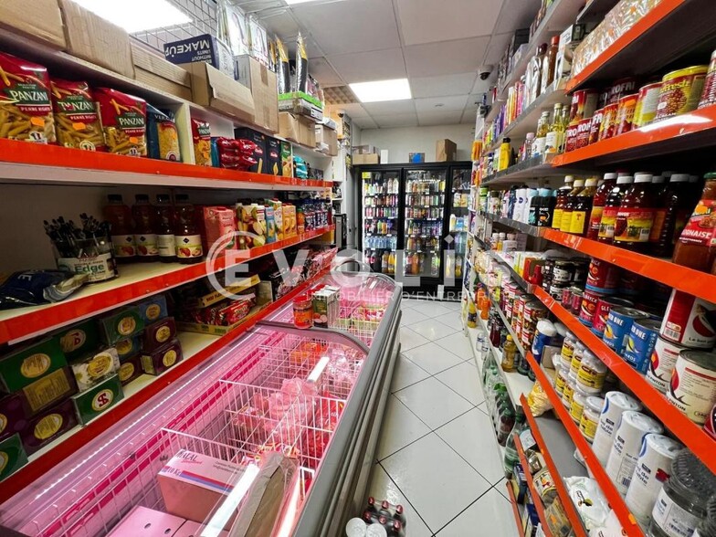 Retail in Draveil for sale - Building Photo - Image 3 of 8