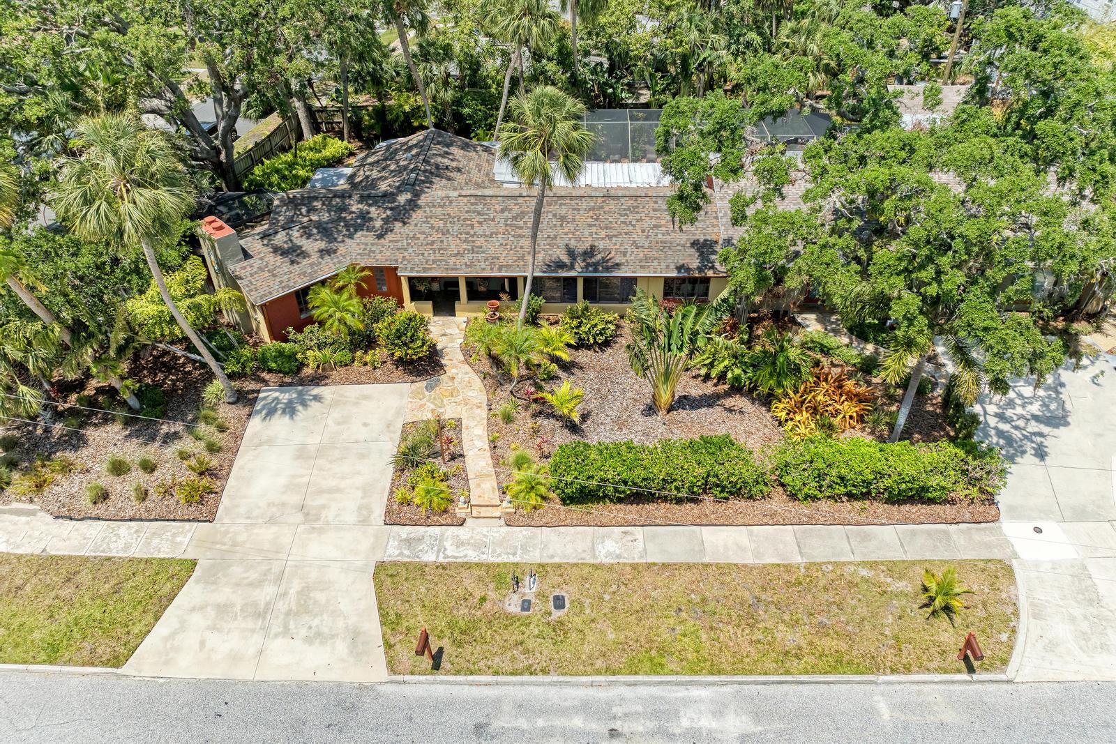 941 Virginia Dr, Sarasota, FL for sale Primary Photo- Image 1 of 44