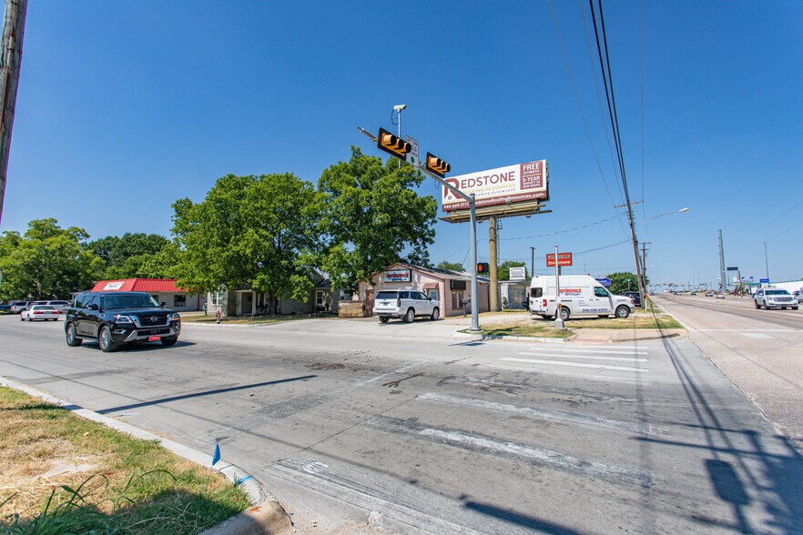 Hwy 82 & I-35 portfolio of 4 properties for sale on LoopNet.ca - Building Photo - Image 2 of 18