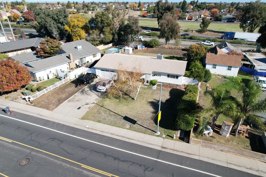 603 N Lincoln Way, Galt, CA for sale - Building Photo - Image 3 of 6