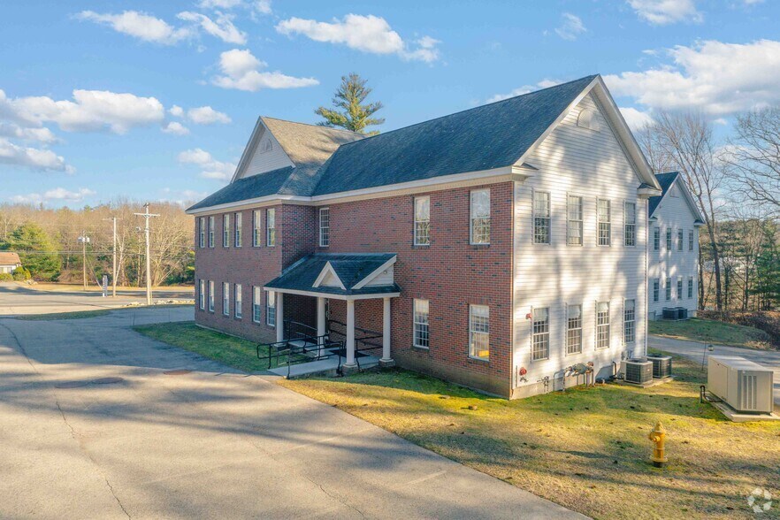 448 Boston St, Topsfield, MA à louer - Photo du bâtiment - Image 2 de 6