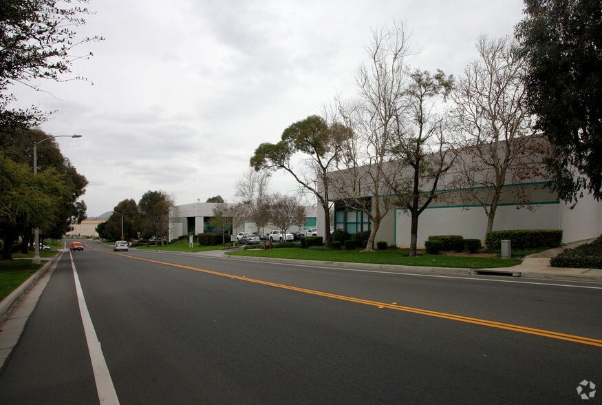 1761 California Ave, Corona, CA for lease - Building Photo - Image 2 of 4