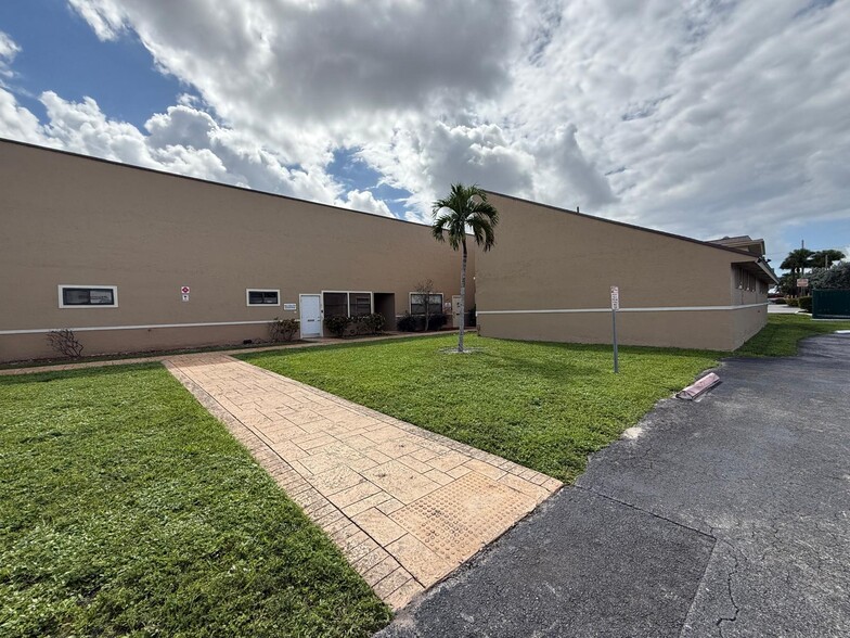 5640-5648 W Atlantic Blvd, Margate, FL for lease - Building Photo - Image 2 of 13