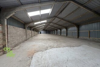 Deaks Lane, Haywards Heath for lease Interior Photo- Image 1 of 2