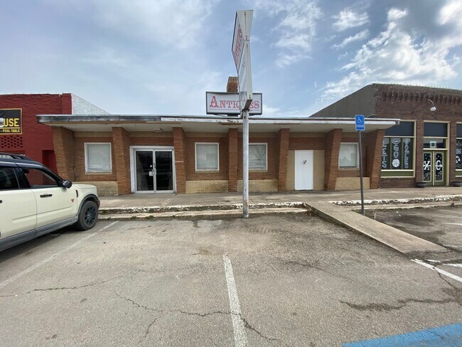 More details for 108 McCubbin St, Valley View, TX - Retail for Sale