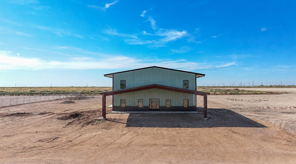 6003 E County Road 135, Midland, TX à vendre - Photo du bâtiment - Image 3 de 22