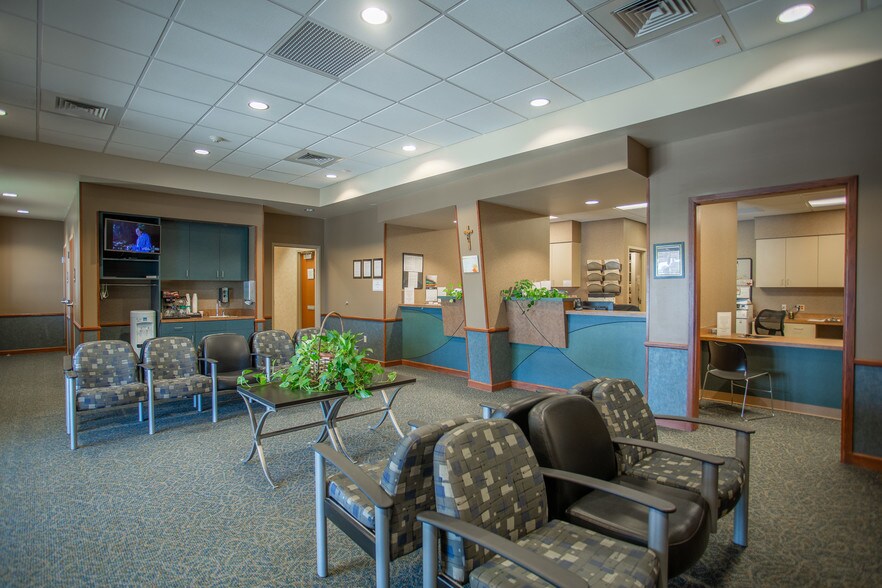 2734 N Woodlawn Ave, Wichita, KS à vendre - Hall d’entrée - Image 3 de 14