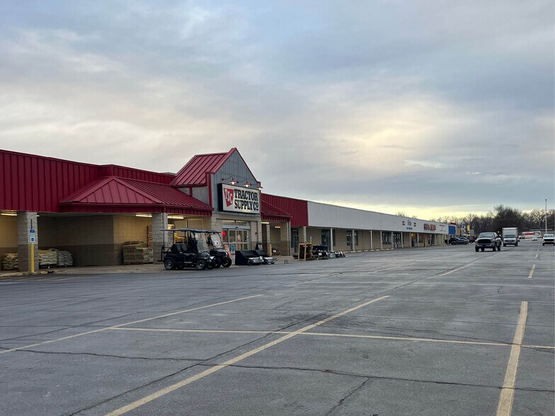 1401 S Santa Fe Ave, Chanute, KS à vendre - Photo du bâtiment - Image 1 de 1