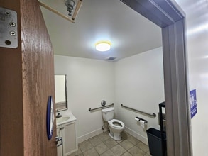 1711-1723 E 58th Pl, Los Angeles, CA à louer Photo intérieure- Image 2 de 5