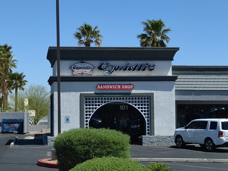 7440-7450 W Cheyenne Ave, Las Vegas, NV à louer - Photo du bâtiment - Image 3 de 5