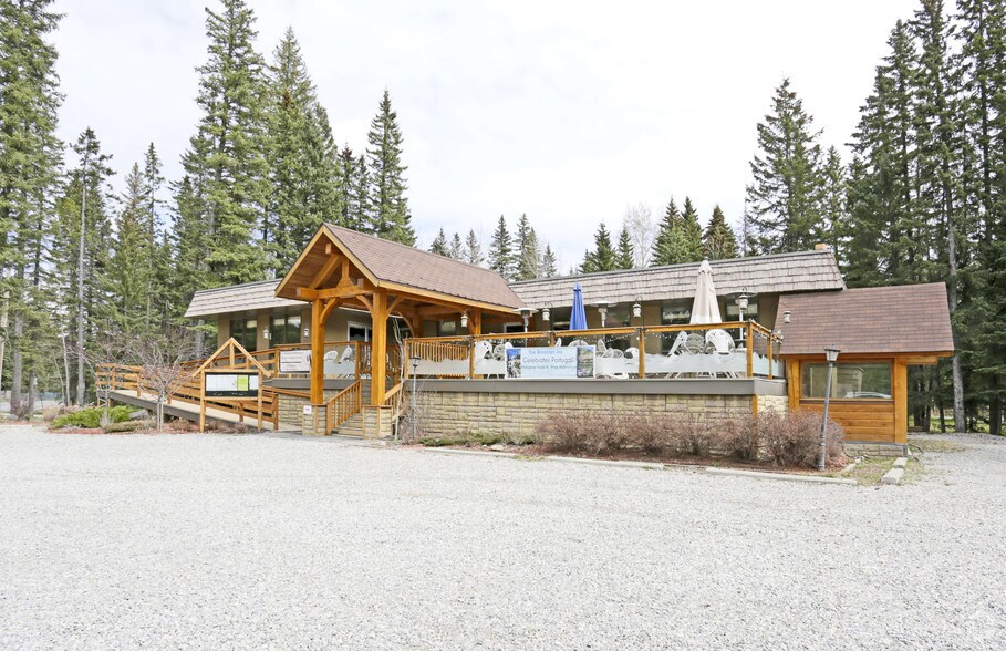 75 White Ave, Rocky View No 44, AB à vendre - Photo principale - Image 1 de 3