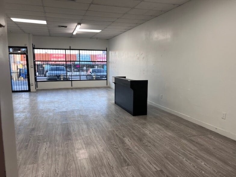 6724 Lankershim Blvd, North Hollywood, CA for lease - Building Photo - Image 2 of 8