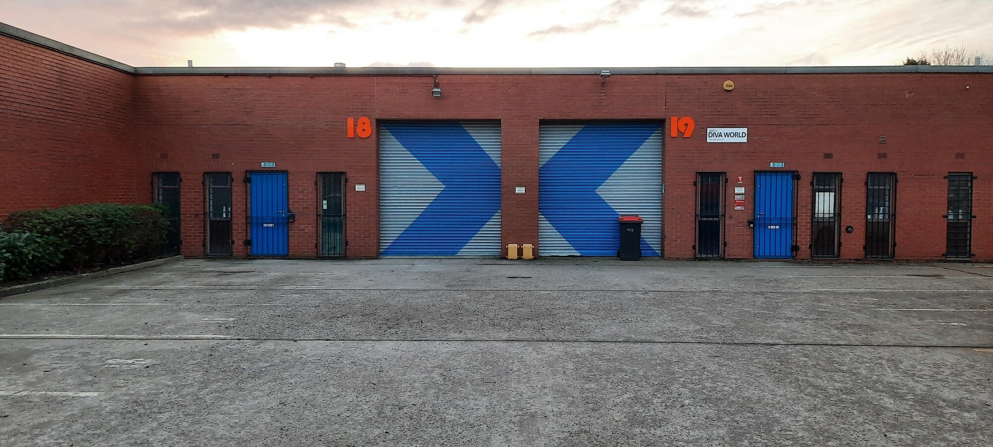 Spring Road Industrial Estate Lanesfield Drive, Wolverhampton à louer Photo principale- Image 1 de 9