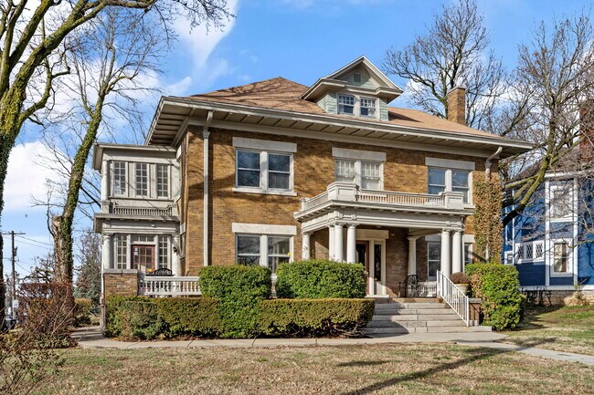 Plus de détails pour 1201 E Walnut St, Springfield, MO - Bureau à vendre