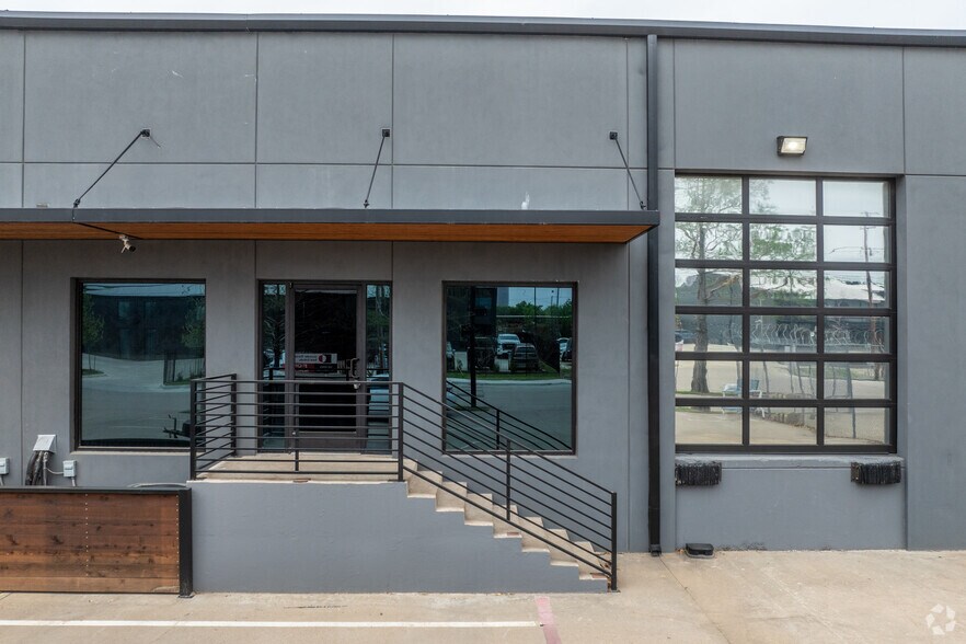 4741-4743 Iberia Ave, Dallas, TX à louer - Photo du bâtiment - Image 2 de 6