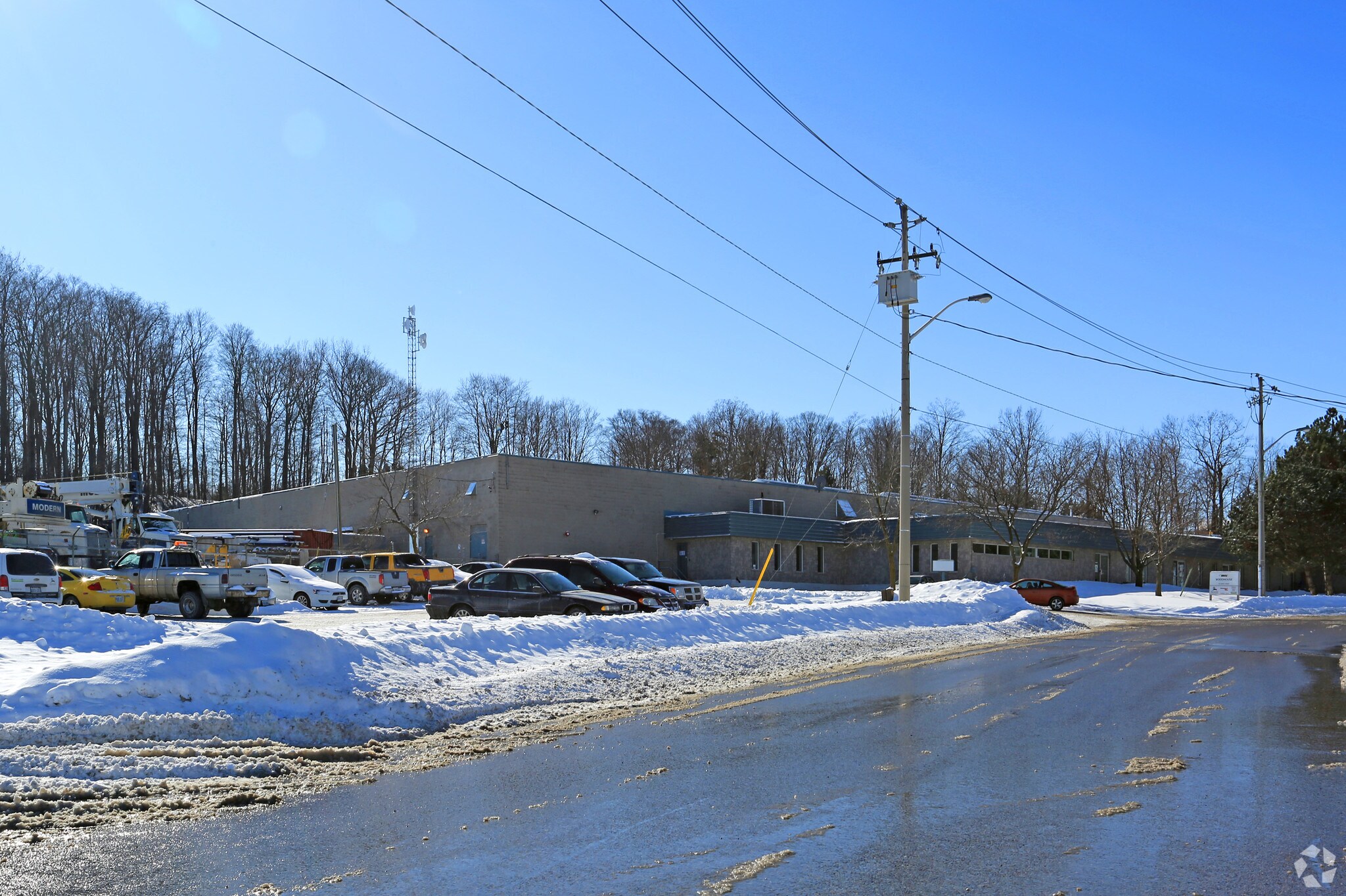 235 Ardelt Ave, Kitchener, ON for sale Primary Photo- Image 1 of 1