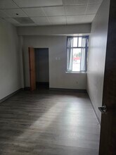 651 Garrison St, Lakewood, CO for lease Interior Photo- Image 2 of 4