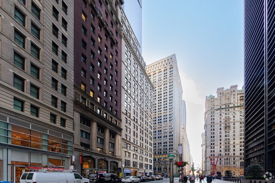150 Broadway, New York, NY à louer - Photo du bâtiment - Image 2 de 6