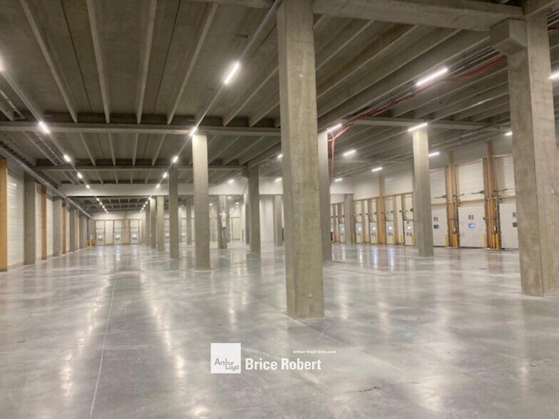 Industrial in Corbas for lease - Interior Photo - Image 3 of 10