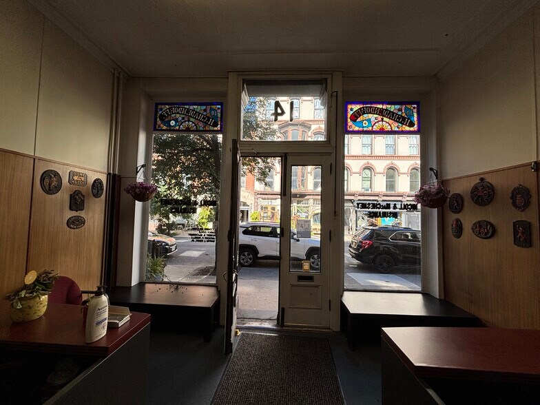 14 2nd St, Troy, NY à louer - Photo du bâtiment - Image 2 de 10